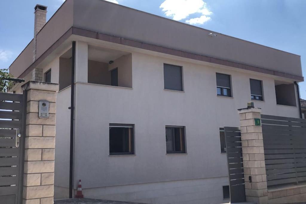 Nelkas Apartments Pula Exterior photo
