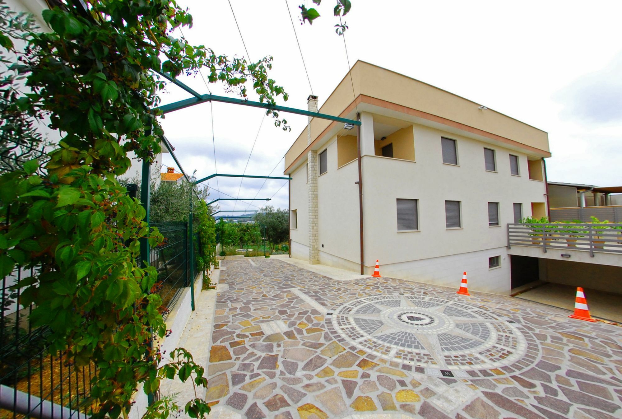Nelkas Apartments Pula Exterior photo